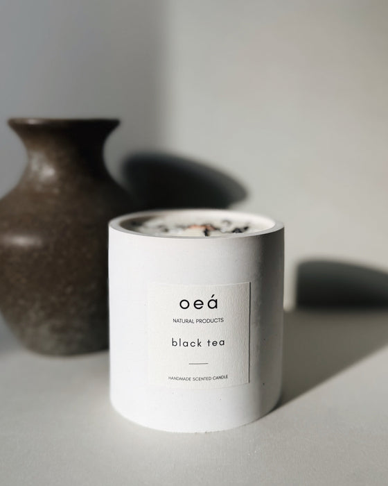 Svíčka "BLACK TEA" s vůní kardamomu a vanilky (240g)